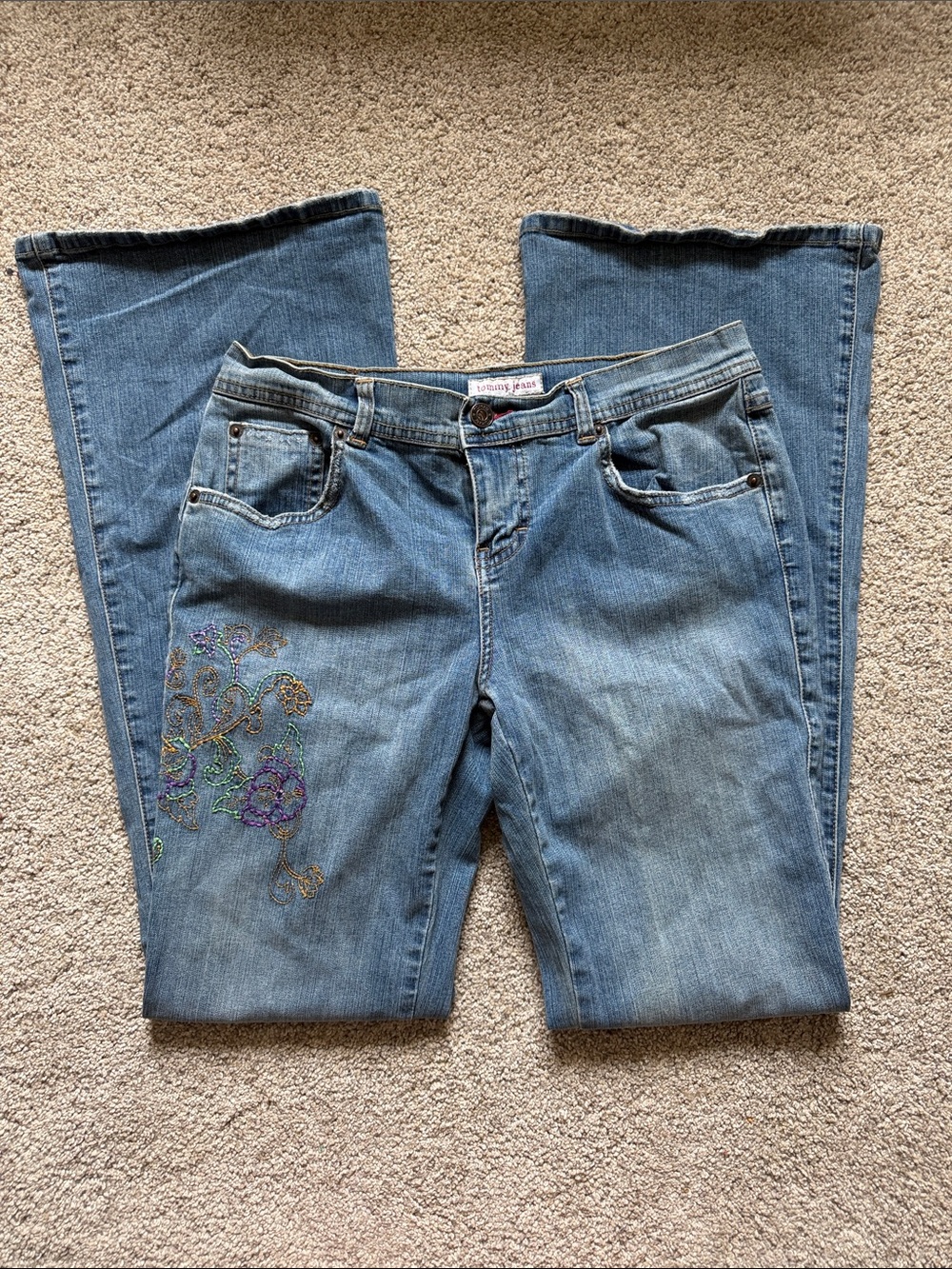 VTG Tommy Jeans Y2K Boho Hippy Heart Embroidered Flare Jeans Medium Wash 26x31 - Picture 3 of 6